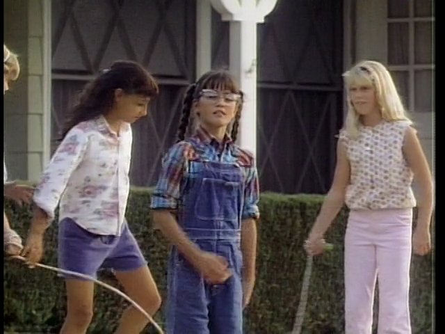 1x01-00033.jpg 1x01-00033.jpg